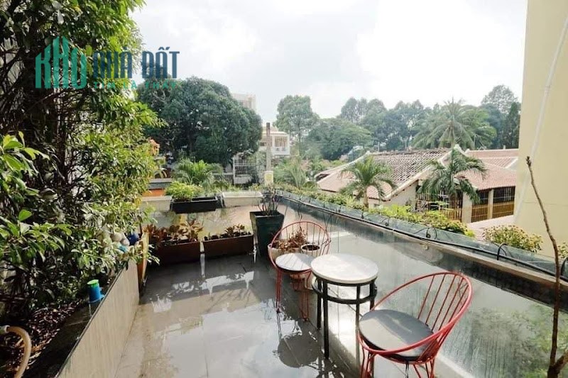 Biệt thự Hồ Văn Huê 4 tầng ở ngay giá mới 18 Tỷ đường 12M 114m2