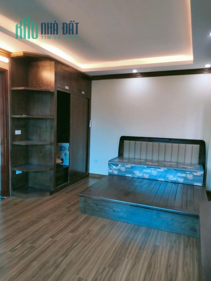 Bán Nhà HOÀNG QUỐC VIỆT - oto đỗ cửa - 33m2 chào 5.45 tỷ