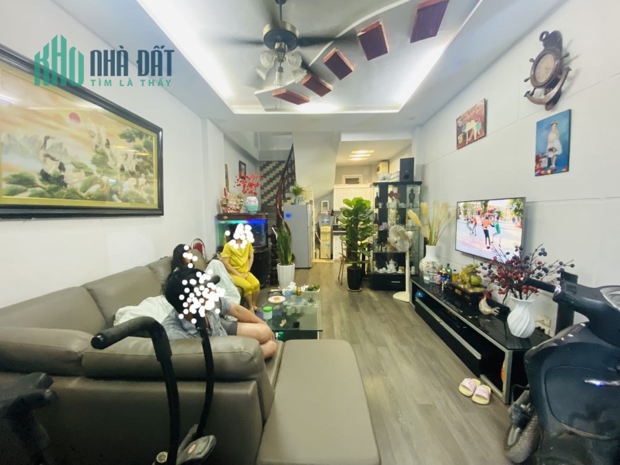 Bán Nhà Trần Thái Tông, Cực Hiếm, Ngõ 3 Mét, Ở Ngay, 50m Ra Mặt Phố, 35m2x6T Chỉ 5.9 Tỷ