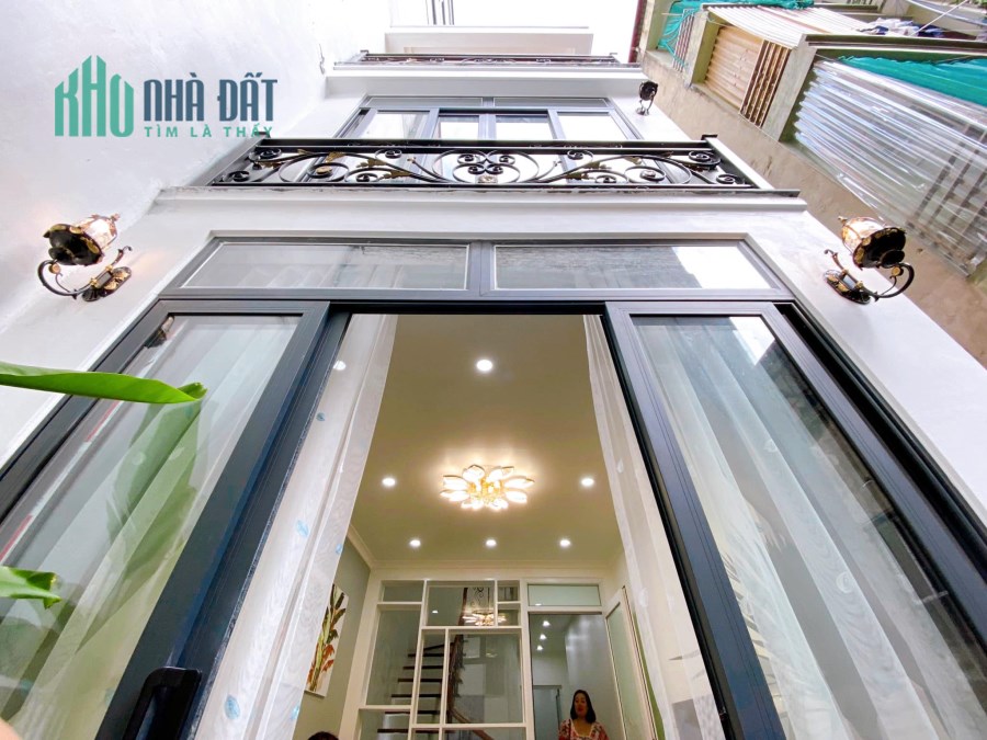 Bán nhà ngõ 68 Cầu Giấy, ba bước ra ô tô 54mx 4,5 tỷ
