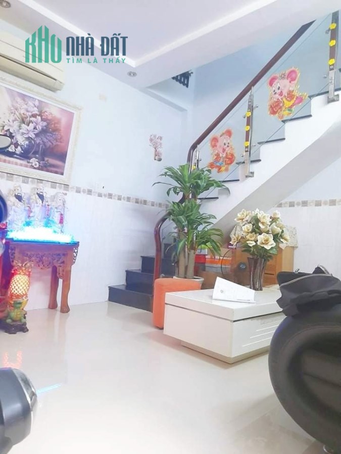 Bán nhà đường Rạch Bùng Binh P10 Q3 125m2 5tỷ400triệu .