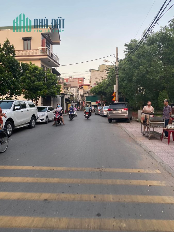 Bán nhà Gia Quất, mặt ngõ kinh doanh 45m, 3.8 tỷ