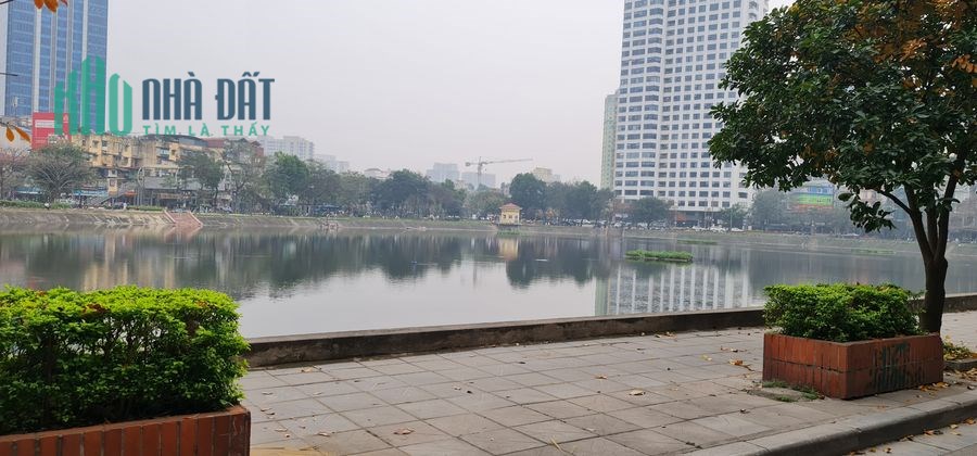 Bán gấp mảnh đất 3 mặt tiền phố Phạm Huy Thông, 165m2 x MT 26m. 68.8 tỷ, ô tô tránh, vỉa hè rộng.