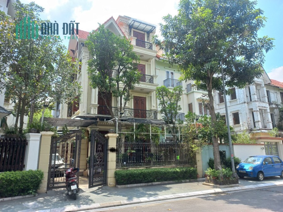 Bán biệt thự KĐT Việt Hưng 176m2, 4 tầng MT9.8m, 34 tỷ - 0982311539