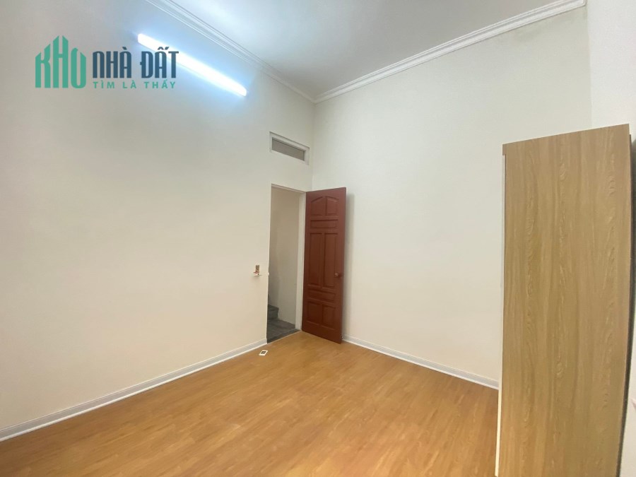 Chính chủ cần bán gấp căn nhà tại Khương Trung,ngay trung tâm quận