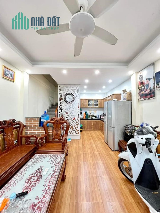 Bán nhà siêu đẹp Núi Trúc, Ba Đình  43m2 , 5 tầng , nhỉnh 5 tỷ.