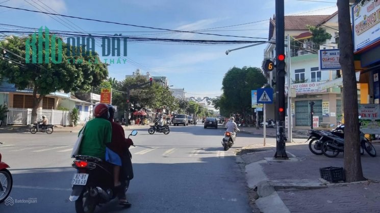 Tôi chính chủ cần bán lô đất mặt tiền đường Hùng Vương-Ngay trung tâm thị trấn chợ. 449tr/178m2