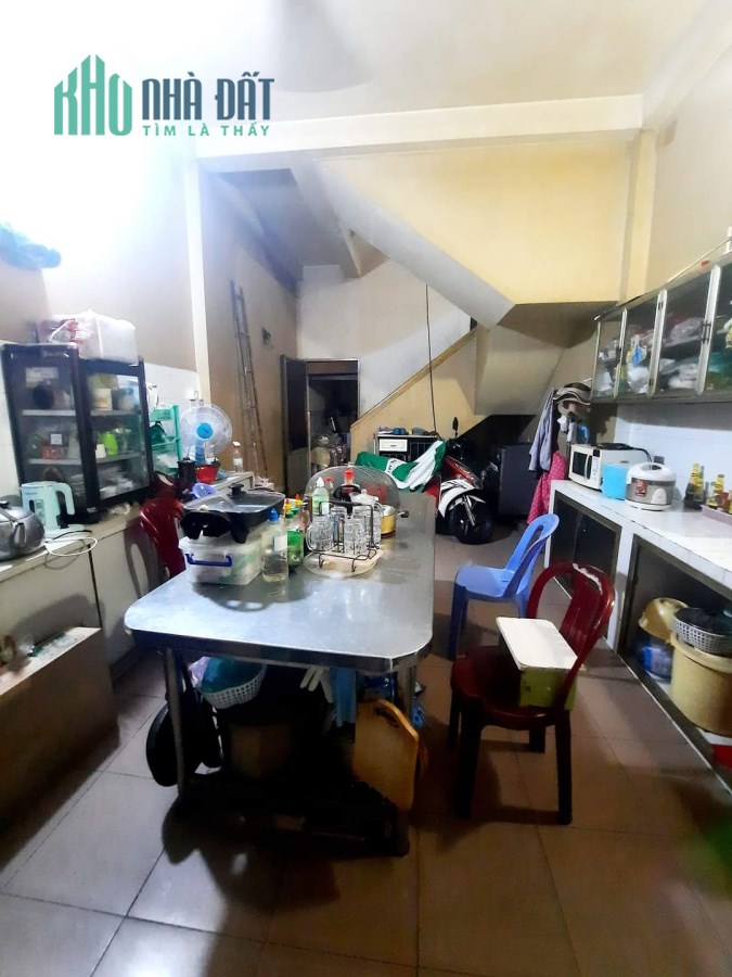 Bán Nhà Mặt Tiền Tô Hiệu, Ngay Chung Cư Richstar, 80M2, 3 Tầng Mới Tinh, Chỉ 15.3 Tỷ TL.