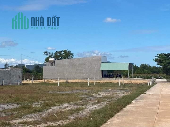 Cần bán gấp lô Đất 250m2, sổ sẵn, giá F0