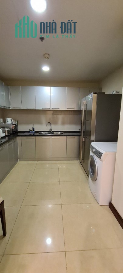 Cần bán gấp CH Royal City R2- 109m- 2 ngủ sáng-Giá tốt-Lh: 0903409420
