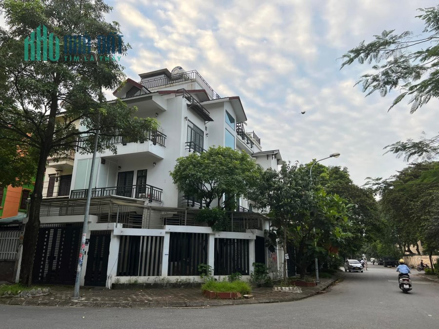 Siêu biệt thự Sài Đồng 270m2 gần Vinhome bán gấp chỉ 100 triệu m2