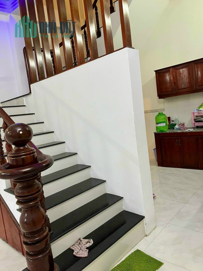 Chính chủ Cần bán lại căn nhà 1 trệt 2 lầu mâm đúc
