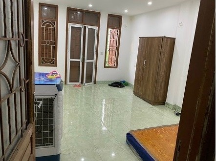 Cho thuê lâu dài nhà mặt đường Nguyễn Văn Linh gần Vinhomes, Eonmall, BigC Long Biên; 0976933811