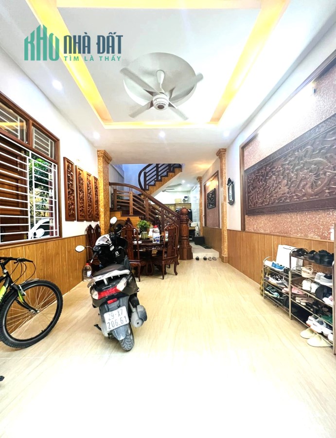 Trung tâm Ngã Tư Sở, diện tích 52m2, chỉ nhỉnh 4 tỷ, 2 mặt thoáng, ngõ rộng 3,5m