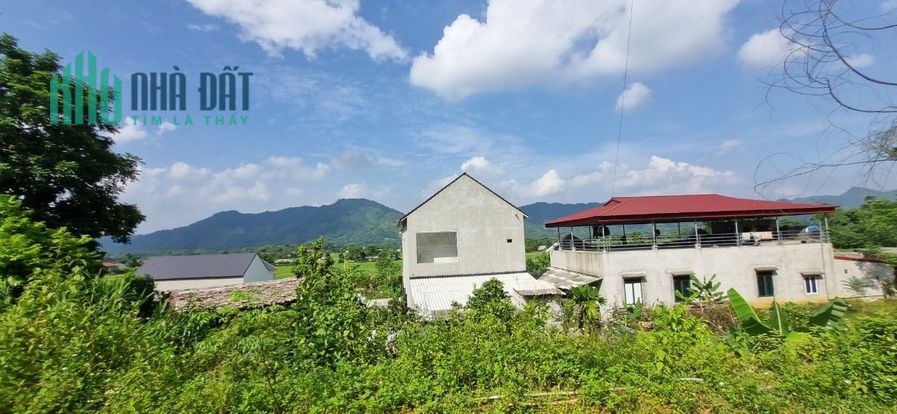 Lô góc 2 mặt tiền, sẵn nhà mới xây, 500m2 có 300m2 đất ở, giá 550 triệu, gần đường tỉnh lộ view đẹp