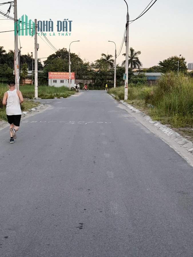chính chủ cần bán đất đấu giá lai xá ,view công viên hồ điều hoà ,lh :0972990831 miễn trung gian