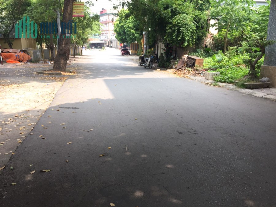 Bán đất ngõ  đường Lạc Long Quân , Vĩnh yên 👉Diện tích: 100m2, giá: 2,5 Tỷ.Liên hệ: 0986.454.393