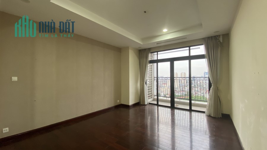Cần bán CH 2PN sáng - 109m2 trục 09 - tòa R1 Royal City giá chỉ 5.5 tỷ.LH:0903409420