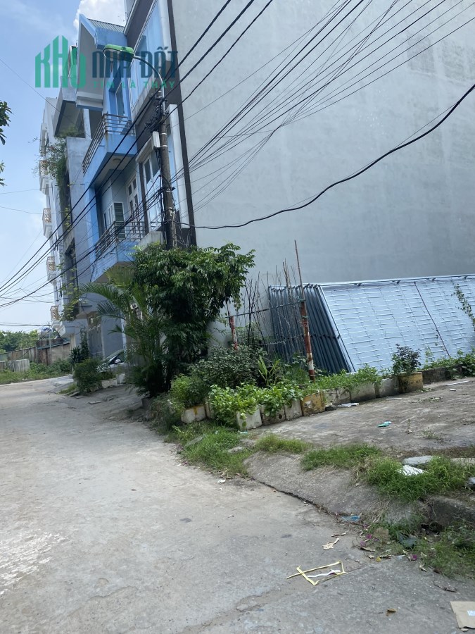 Mặt phố Vũ Xuân Thiều kinh doanh 250m2 vỉa hè đá bóng hai thoáng