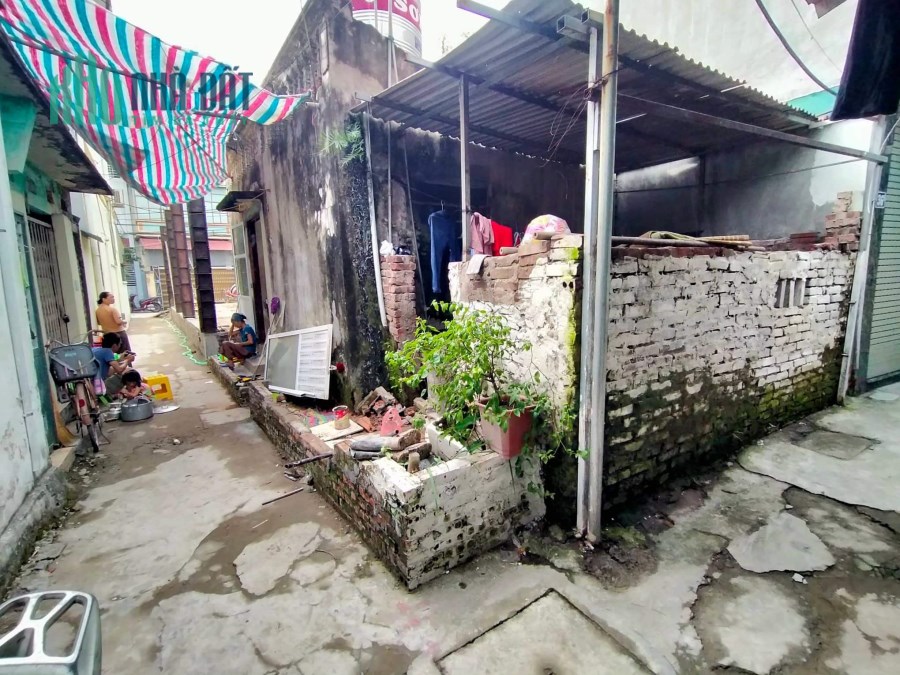 Vỡ nợ, bán đất phố Ngô Gia Tự, Long Biên, 41m, ô tô đỗ, chỉ 2 tỷ hơn.