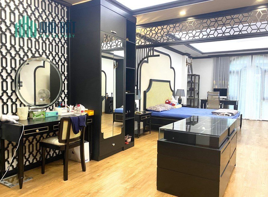 Bán Biệt Thự PHẠM TUẤN TÀI Vỉa hè 3 Ô tô tránh, 80m2, Giá 19.5 Tỷ.