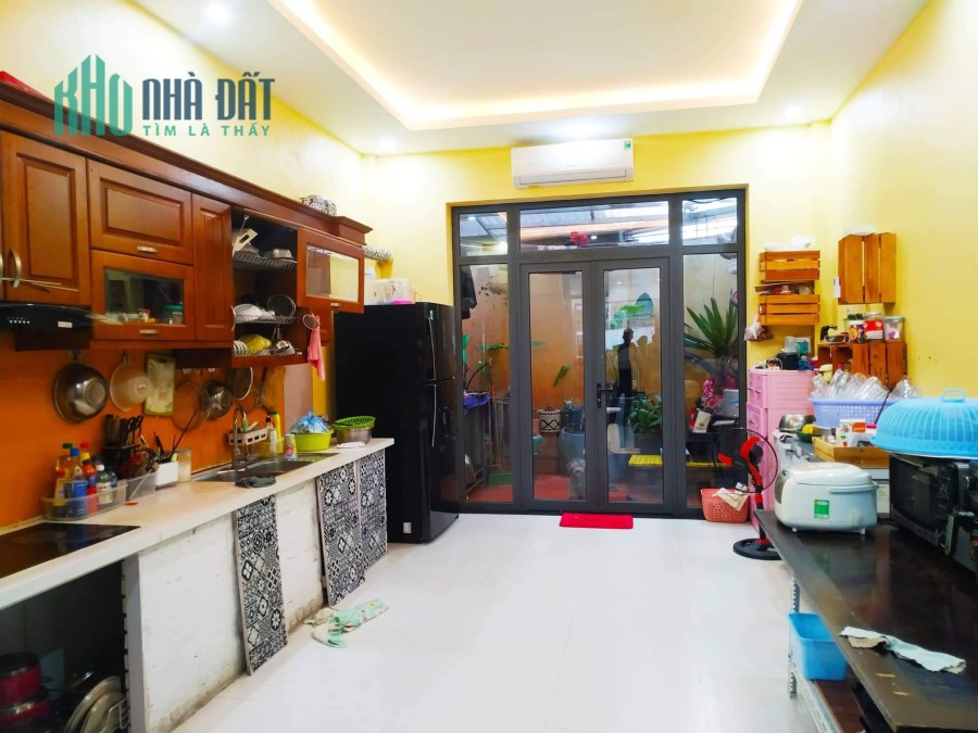 Chính chủ bán căn nhà gần 100m2 ở Ngô Gia Tự, Long Biên, giá cực mềm, chủ thiện chí bán