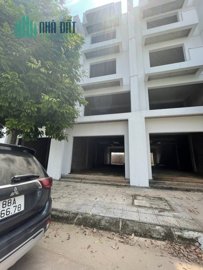 Bán căn shophouse ở kdt Park hill Thành công Vĩnh Yên. 3,5tỷ.Liên hệ: 0986.454.393-0986.797.222