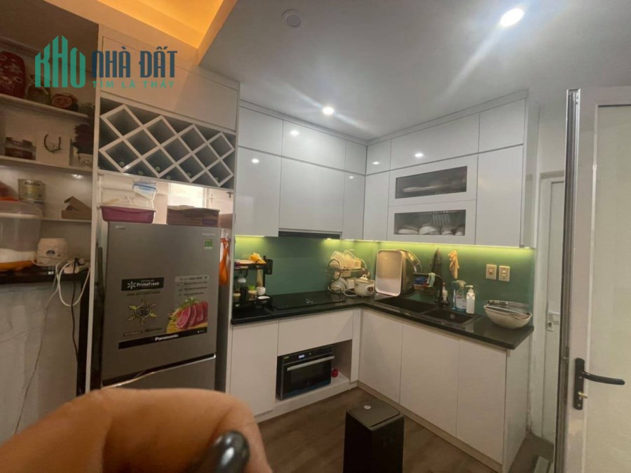BÁN NHÀ TẬP THỂ PHƯƠNG MAI, Ô TÔ CHÂN TÒA NHÀ, CHỈ NHỈNH 1 TỶ