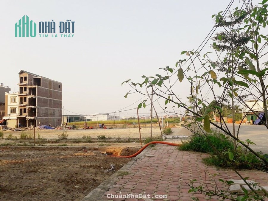 bán đất dịch vụ lai xá -kim chung, cách quốc lộ 32 chỉ 20 mét. diện tích 139m2, vị trí kinh doanh