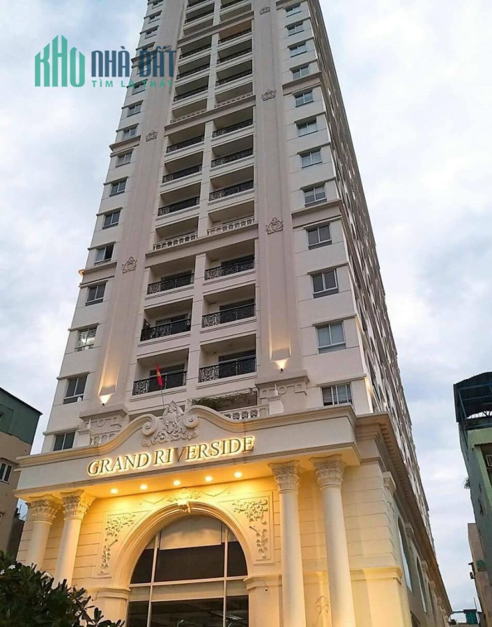 Bán căn hộ cao cấp 2 PN, 2 WC tại trung tâm Q4