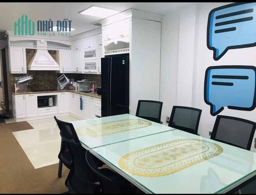 Chuyển công tác chủ cần bán căn nhà mới xây gần 70m2 tại trung tâm Cầu Giấy