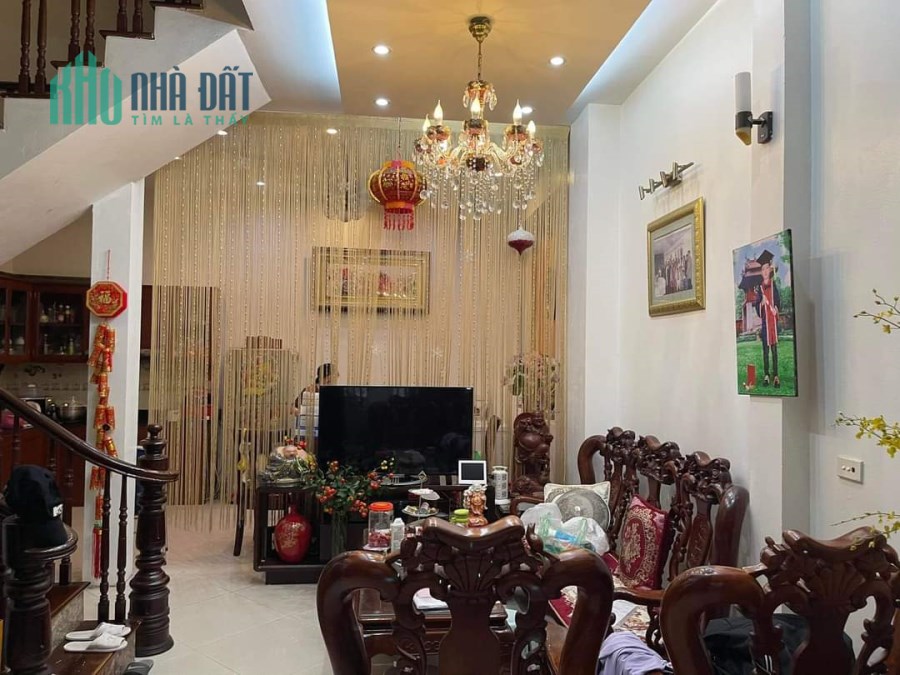 bán nhà 61 nguyễn sơn 65m 5 tầng 8.5 tỷ