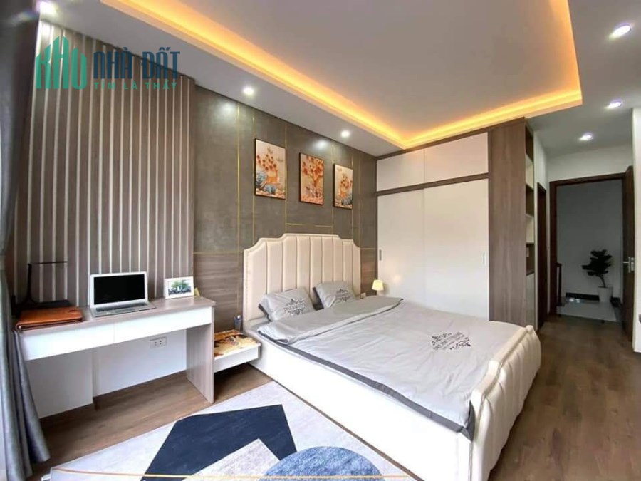 Cực hiếm Phố chợ Khâm Thiên, 23m2x6T, 20m ra Mp, giá 2,05 tỷ 0969693855.