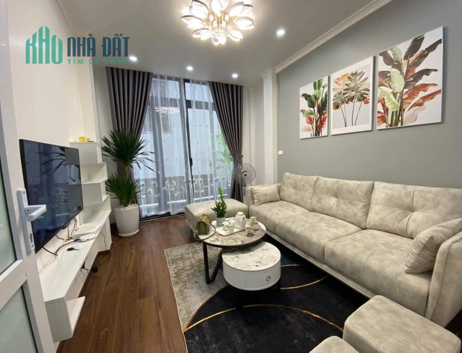 Chần chờ gì mà không nhanh tay sở hữu ngay căn nhà 4 tầng đầy đủ nội thất ngay Trung Kính