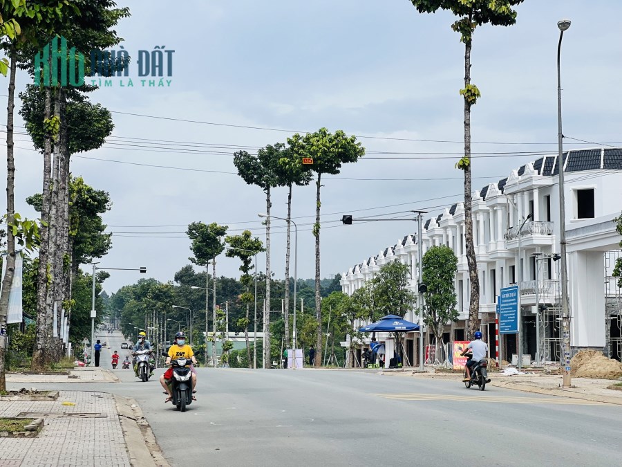 Bán nhà mặt tiền kinh doanh Uyên Hưng, Tân Uyên