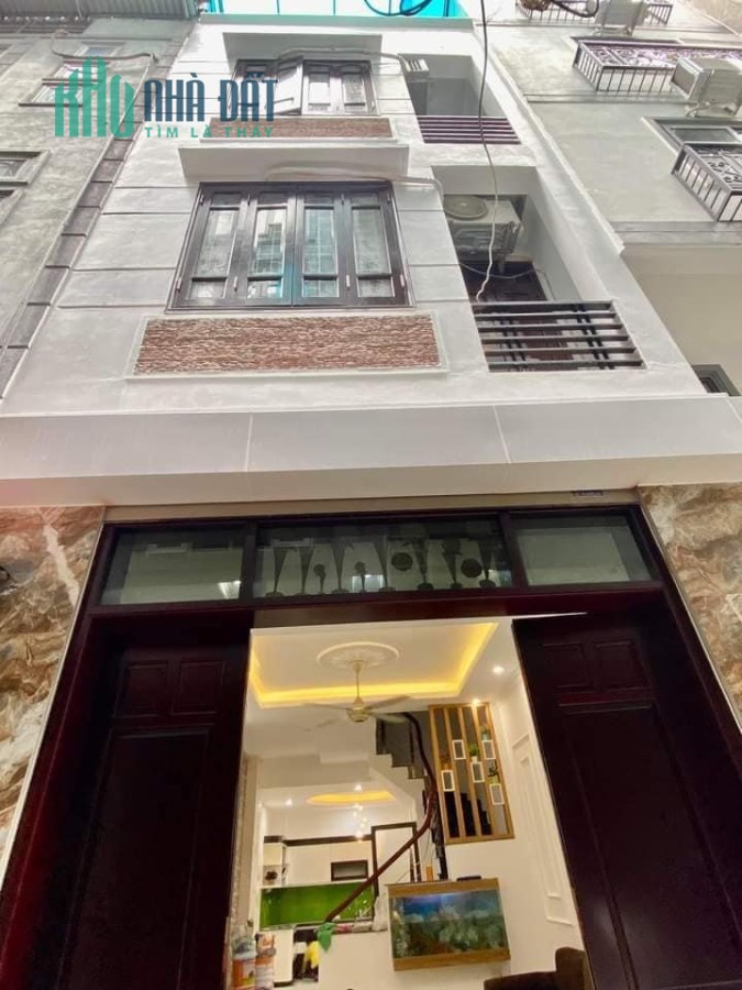 Chính  chủ cần bán  căn nhà có mặt tiền rộng tại Bùi Xương Trạch, giá siêu đẹp