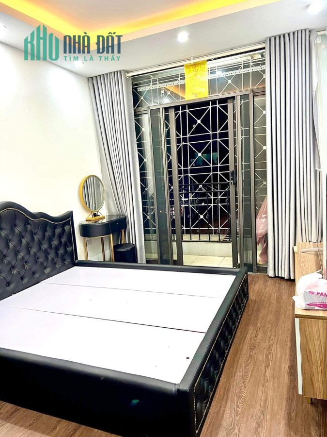 Chính chủ Bán nhà ngõ 1 Nguyễn Thị Định, 50m2x7T oto cách 10m, 50m ra phố hơn 6 tỷ CG 0969 040 000