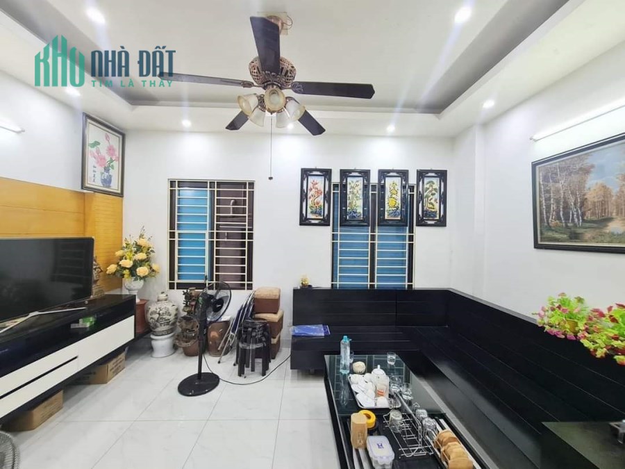 Nhà đẹp ở ngay, Ga ra ô tô, kinh doanh văn phòng tại nguyễn Quý Đức, Q. Thanh Xuân