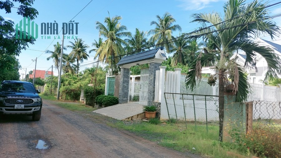 Bán biệt thự sân vườn tại TÂY NINH, 8,5x52, SHR, 5.5tỷ. LH:0357379026.