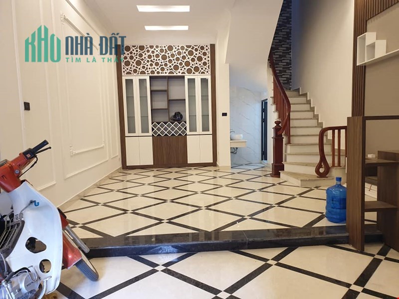 Bán gấp nhà mặt Ngõ  Xã Đàn giá 6.3 tỷ, 40mx 5tầng, Đẹp, ngõ thoáng