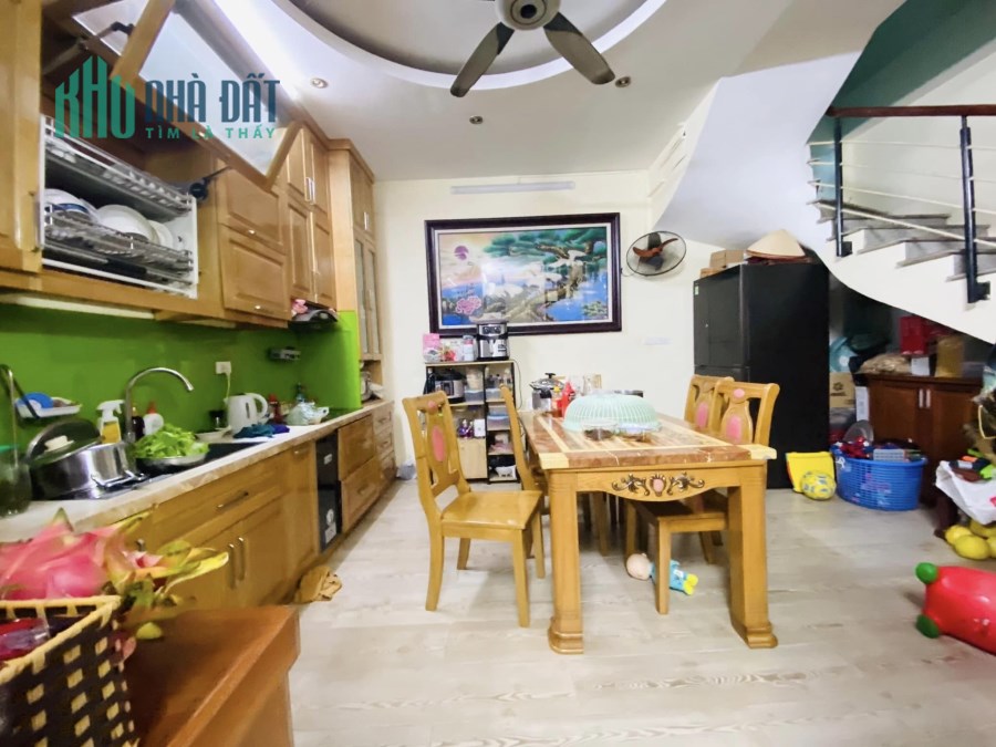 Chỉ với vài tỷ trong tay là có ngay căn nhà hơn 50m2 trung tâm phố Bùi Xương Trạch