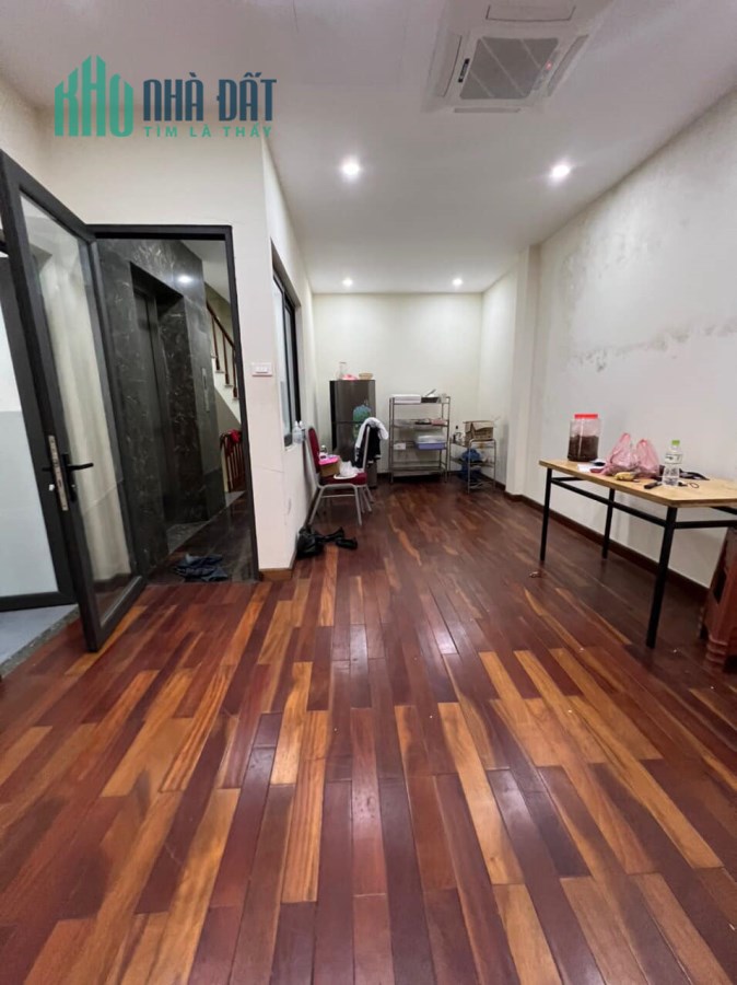 BÁN NHÀ MP NGUYỄN ĐÌNH HOÀN 74M2 6T THANG MÁY 18.5 TỶ VỈA HÈ RỘNG