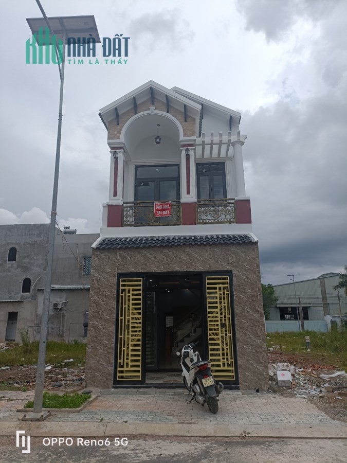 Bán nhà Tân Uyên Bình Dương, SHR, 72m2 full thổ, 2.75tỷ, LH:0966502639