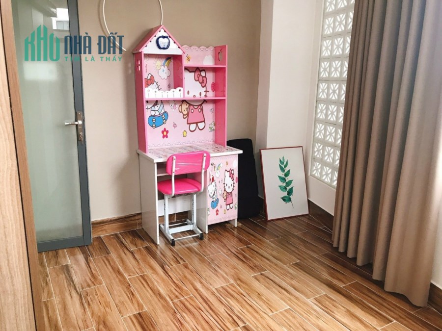 Bán nhà đường Sư Vạn Hạnh Quận 10 giá rẻ sát mặt tiền, 3 tầng, gần trung tâm