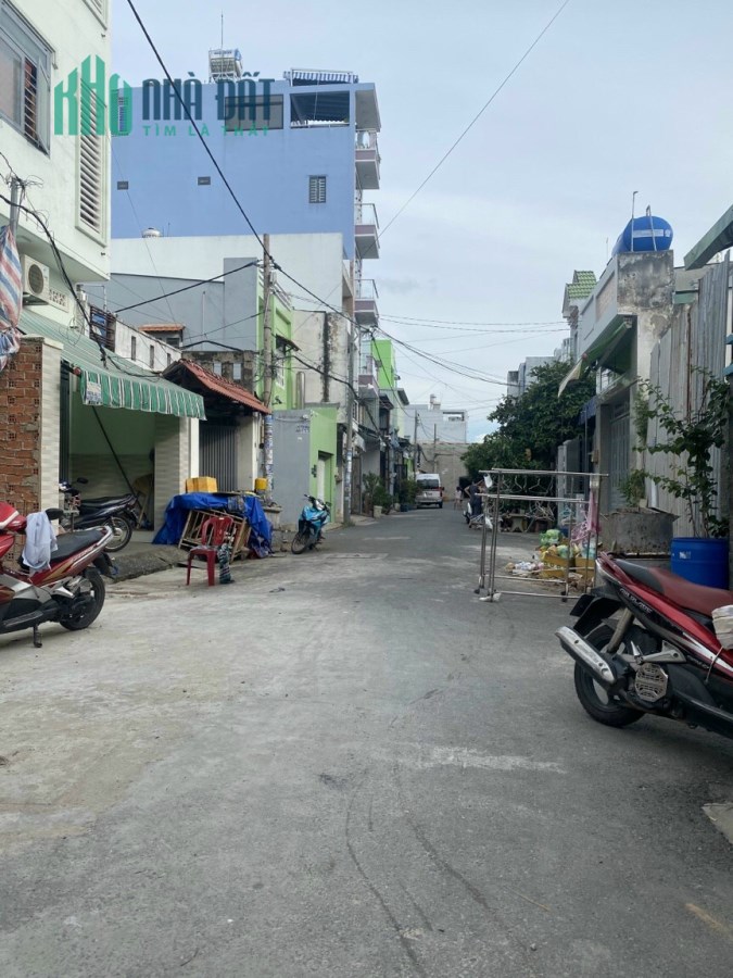 Chủ Cần Bán Gấp Đất HXH 8m 1/ đường Mã Lò 110m2 giá: 5.6 tỷ thương lượng. tương đương 50tr /m2
