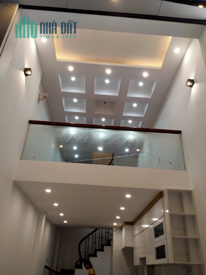 Chính chủ bán Tòa Building Phố Trúc Bạch giá 45 tỷ, 150mx9 tầng, thang máy