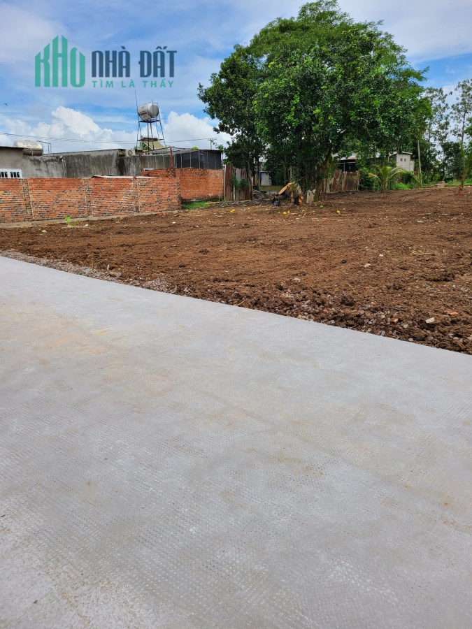 BÁN ĐẤT XÃ LỘ 25, GẦN UBND, GIÁ 930TR CÁCH ĐT769 300M, SỔ HỒNG RIÊNG