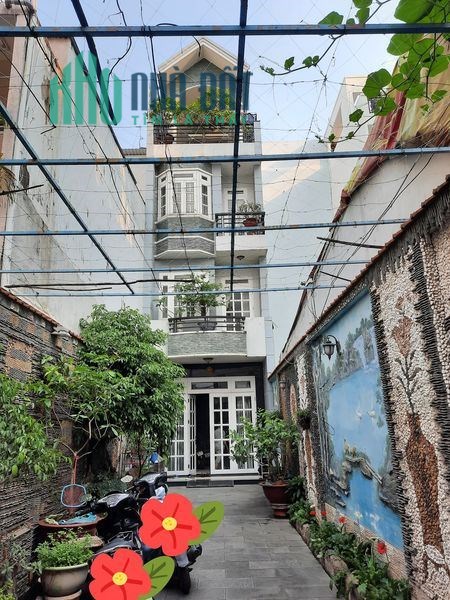 Bán nhà đường Bạch Đằng, P.2, Tân Bình – 160m2, 4 tầng.