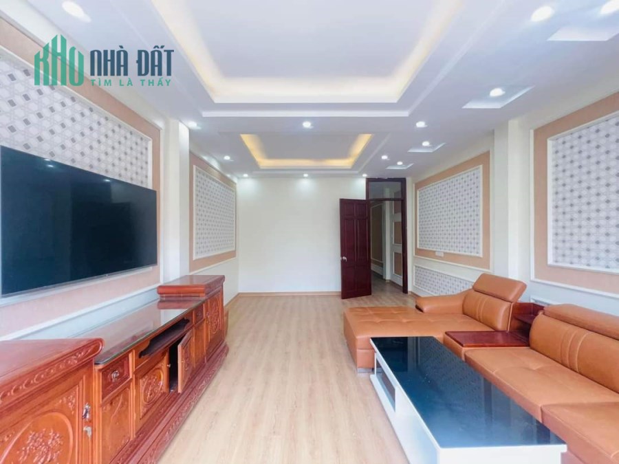 HOT NHẤT TRONG NĂM 2022. Hoàng Mai, ngõ thông, ô tô 7 chỗ vào nhà