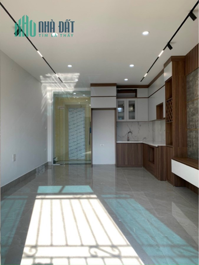Nhà mới đẹp 6 tầng Thang Máy ở ngay, gần ô tô tại đường  Lê Văn Lương, Q. Cầu Giấy